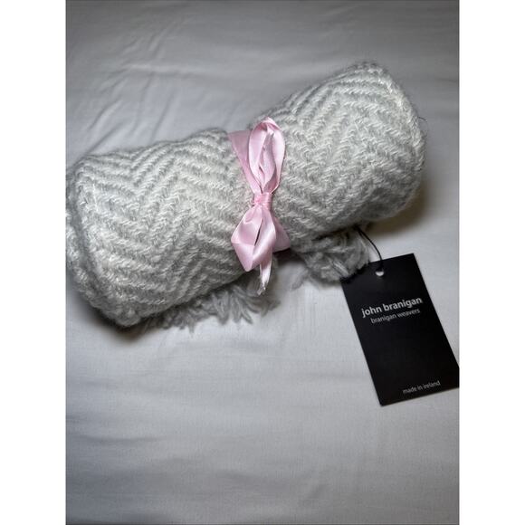 John Branigan Weavers Wool Blend Fringe Scarf Gray Cream Herringbone Womens NWT - Picture 12 of 12